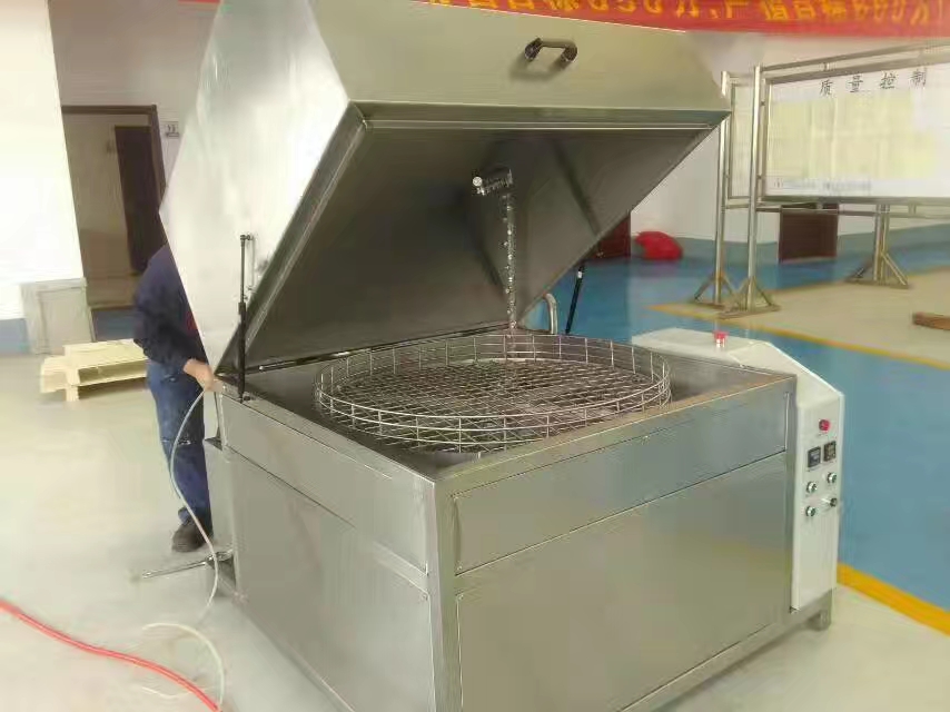 超声波清洗溶液溶剂选用应依据的因素是什么？
